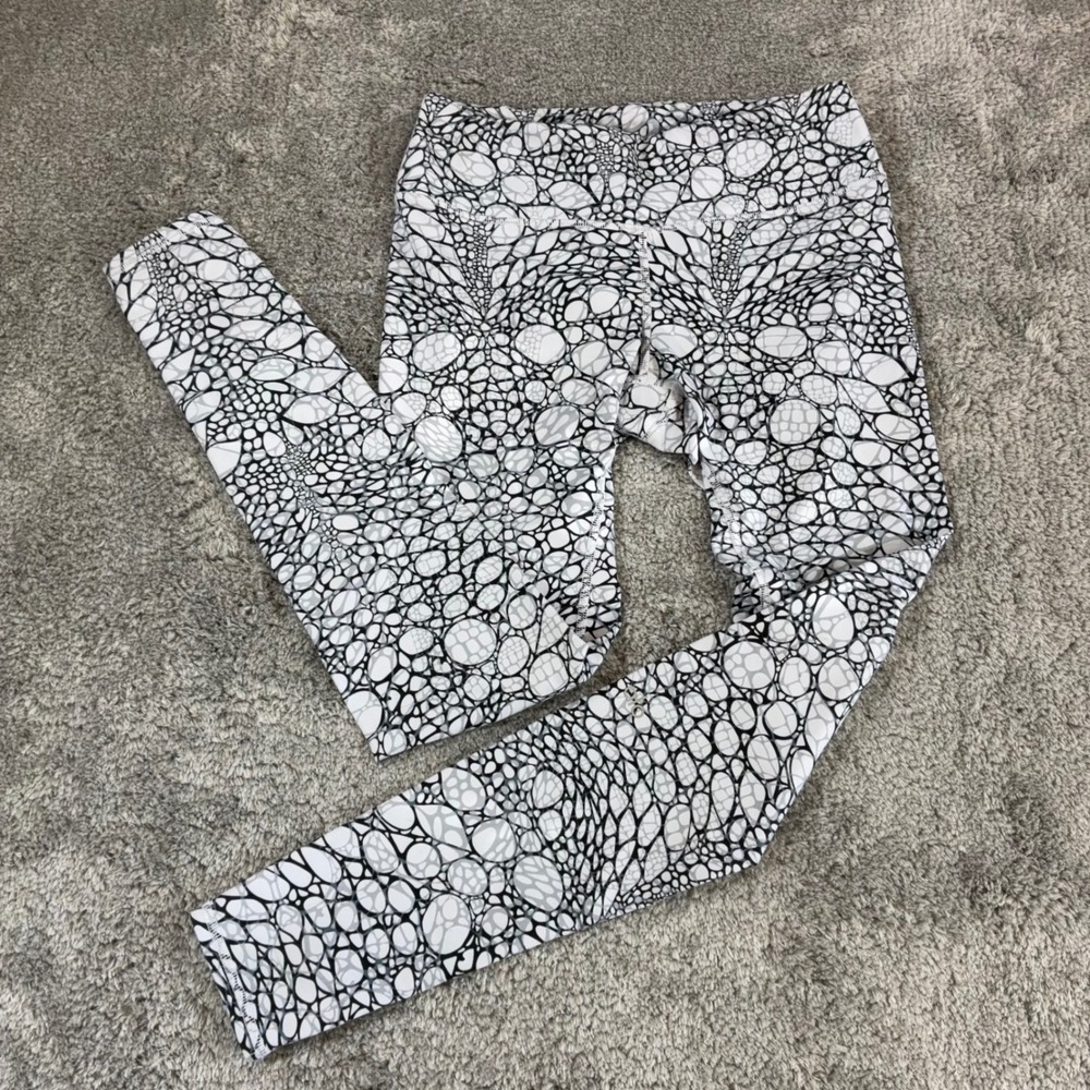 ALO Yoga High Waist Moto Leggings Womens S Black Gray Kaleidoscope Print 3158